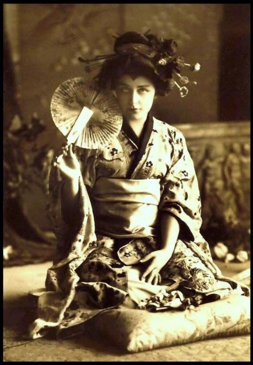 Geisha extranjera a principios del siglo XX en Japón