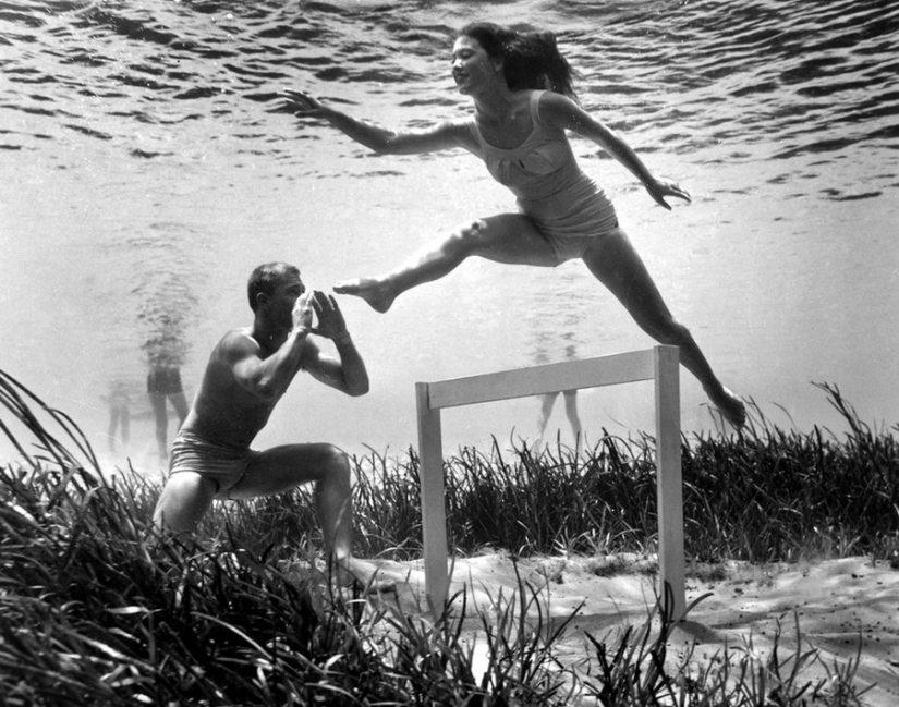 Gentle beauty of the first underwater pictures of the 1930‑ies
