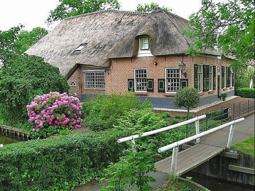 Giethoorn: el increíble pueblo holandés, donde no hay carreteras