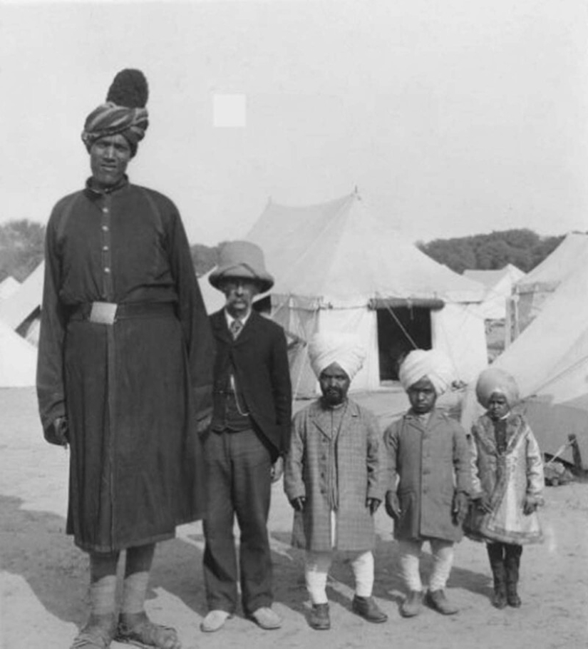 Gigantes de Cachemira: cómo se veían los enormes guardias del maharajá