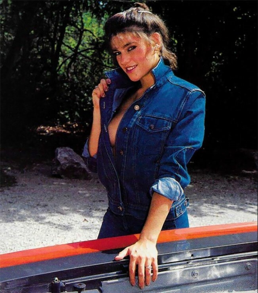 Girls and cars 80s: a collection of iconic magazine photos Autobuff