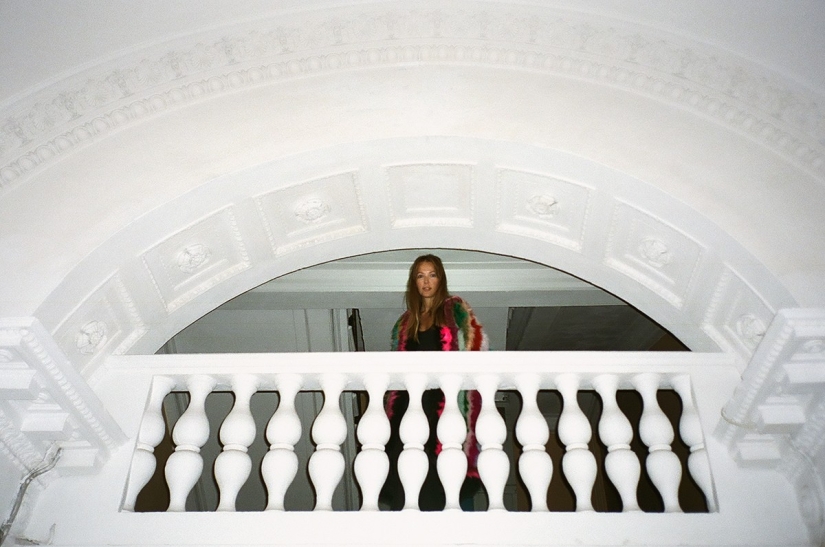 Girls on stairwells-celebration of post-Soviet entrances