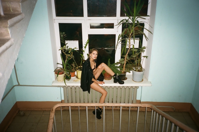 Girls on stairwells-celebration of post-Soviet entrances