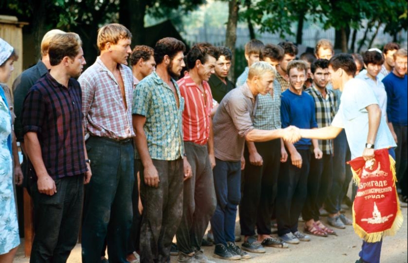 Give over the plan: Soviet youth of the 60s