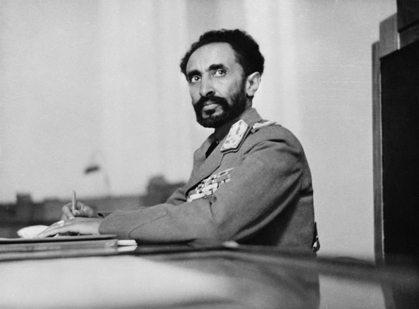 Haile Selassie: el último emperador de Etiopía, descendiente del rey Salomón y de la reina de Saba.