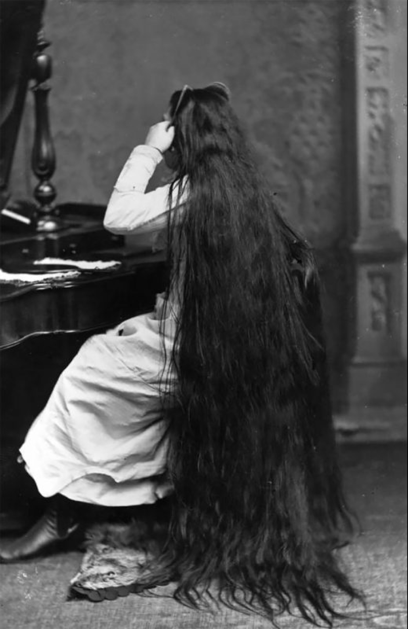 Hair lifetime: beauties of the Victorian era, which never had a haircut