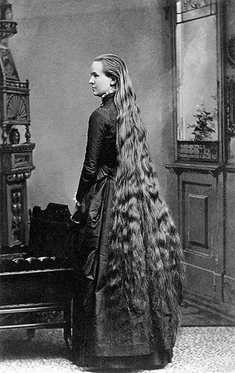 Hair lifetime: beauties of the Victorian era, which never had a haircut