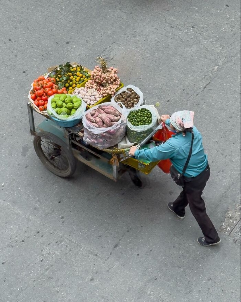 Hanoi desde arriba: retratos aéreos de vendedores de fruta realizados por Trung Dong