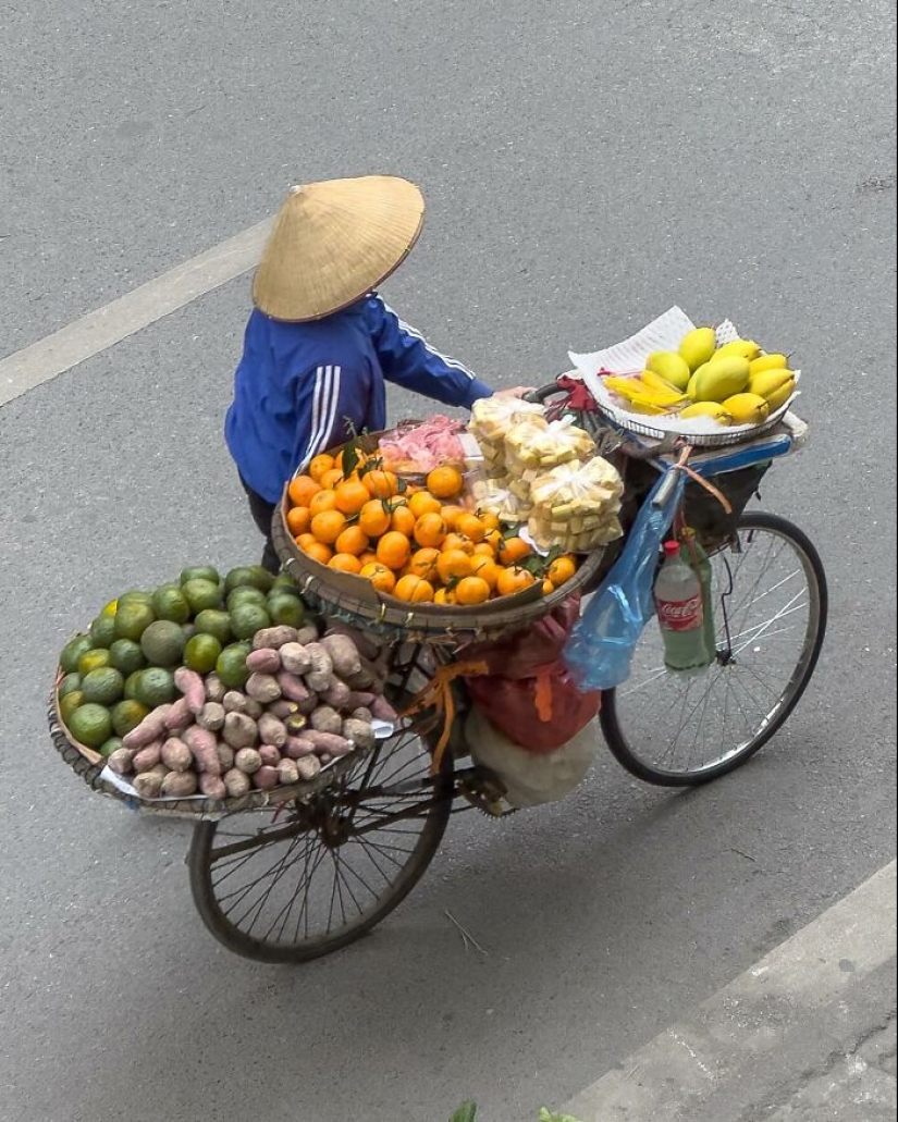 Hanoi desde arriba: retratos aéreos de vendedores de fruta realizados por Trung Dong