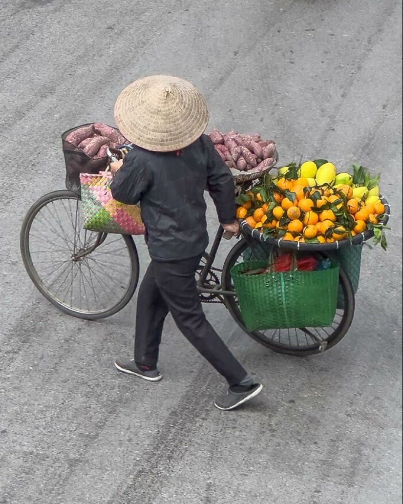 Hanoi desde arriba: retratos aéreos de vendedores de fruta realizados por Trung Dong