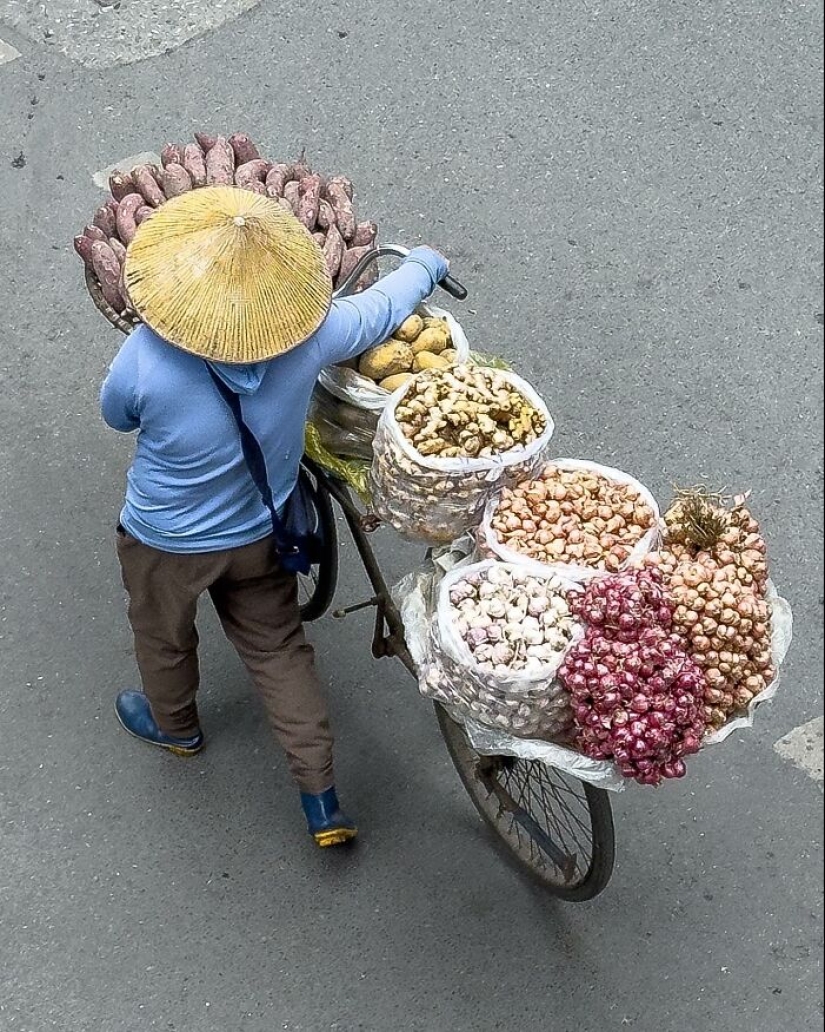 Hanoi desde arriba: retratos aéreos de vendedores de fruta realizados por Trung Dong