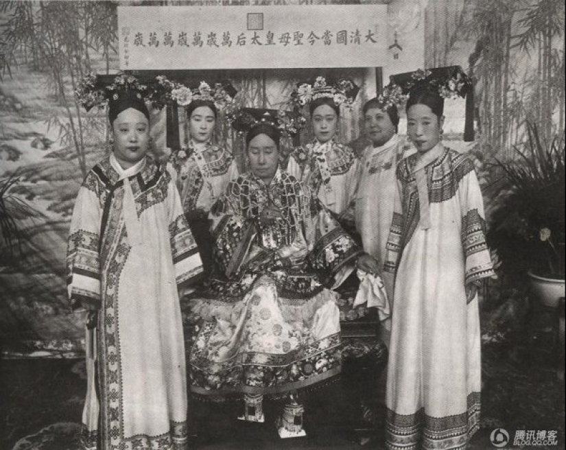 Harenes del Imperio Medio: jerarquía, sexo grabado y otras " ceremonias chinas"