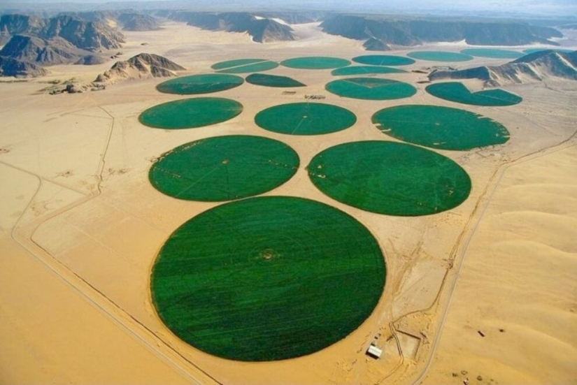 Hay un país enorme en el mapa del mundo donde no hay un solo río