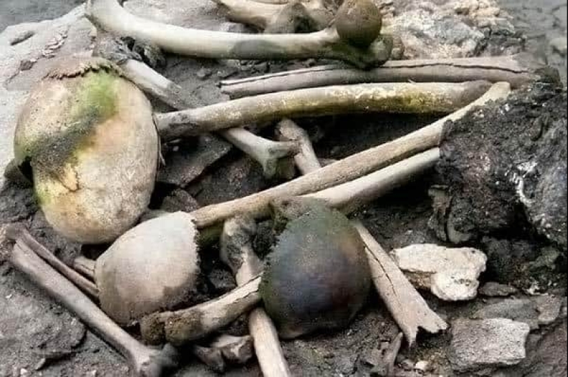 Himalayan Lake Roopkund is a cemetery of 500 people, which keeps its secret