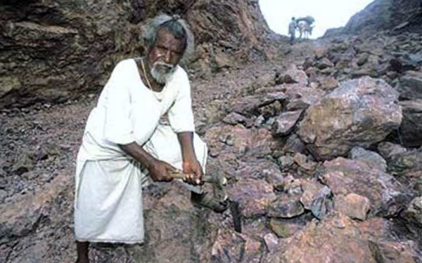 Hindu Dashrath Manjhi: el hombre que conquistó la montaña