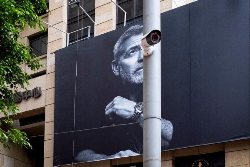 Hong Kong street photographer captures unexpected moments