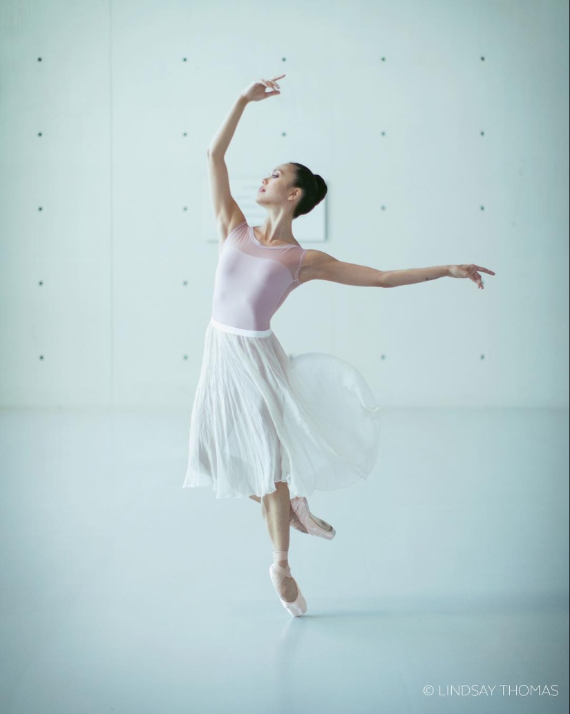 Hovering over the parquet: grace and tenderness in the photographs of ballet dancers from Lindsay Thomas