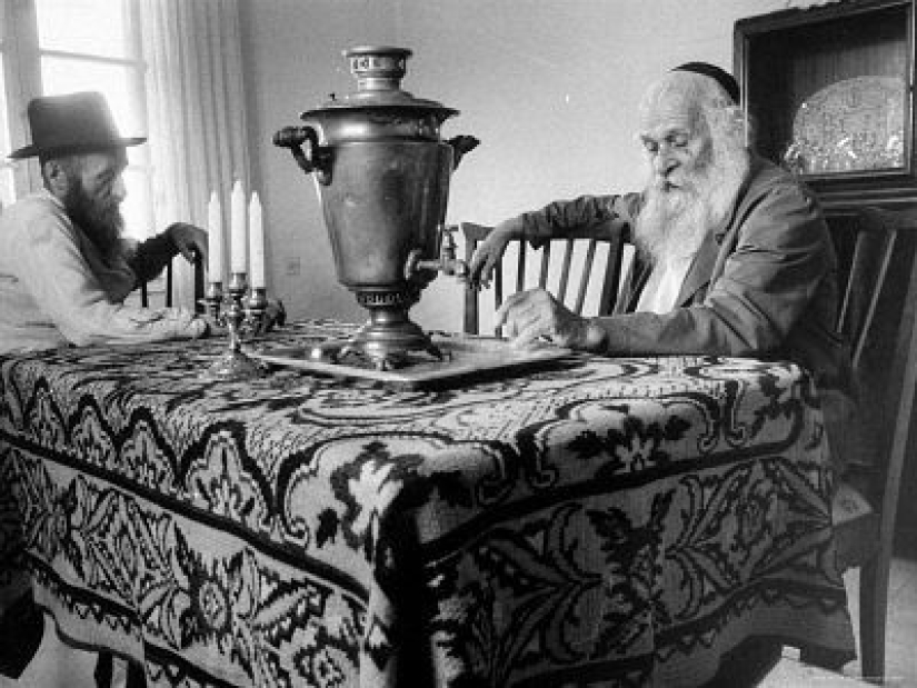 How and when did the Jews appear in Russia