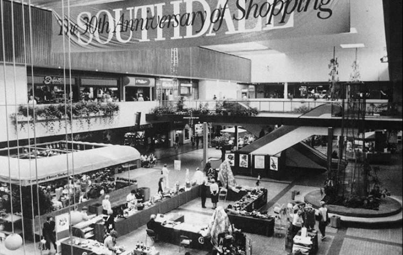 How Austrian immigrant Viktor Grunbaum came up with the idea of a shopping mall
