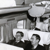 How children traveled on board an airplane in the 1950s