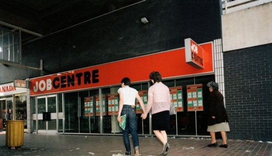 How Liverpool lived in the early 80s: candid photos of controversial photojournalist Martin Parr