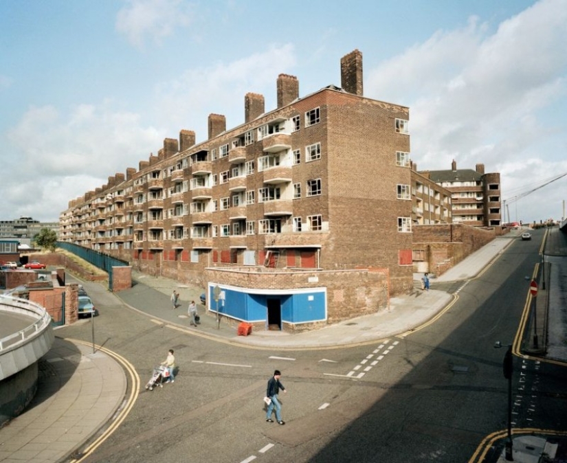 How Liverpool lived in the early 80s: candid photos of controversial photojournalist Martin Parr