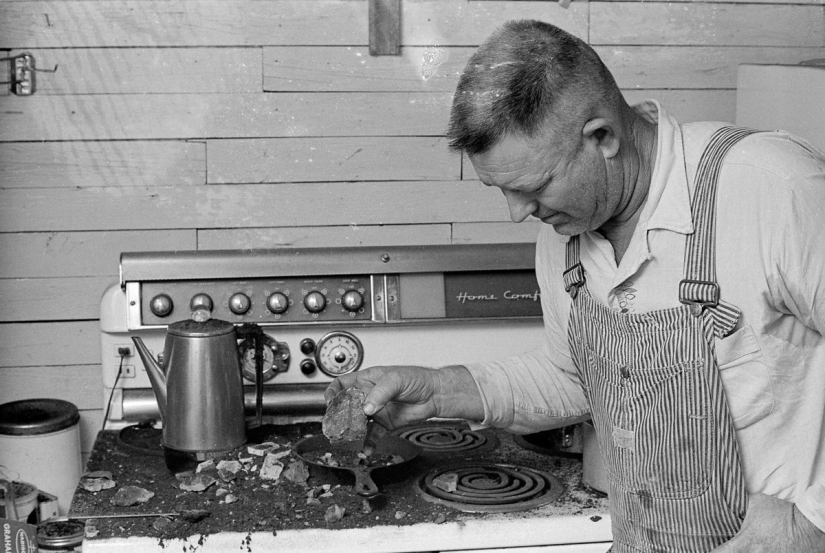 How nuclear weapons were tested in front of the public in Mississippi, bypassing the treaty with the USSR