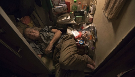 How people live in Hong Kong coffin apartments