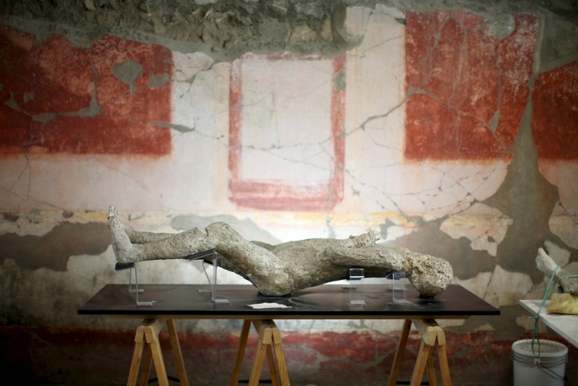 How the inhabitants of Pompeii died