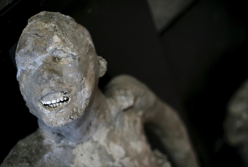 How the inhabitants of Pompeii died