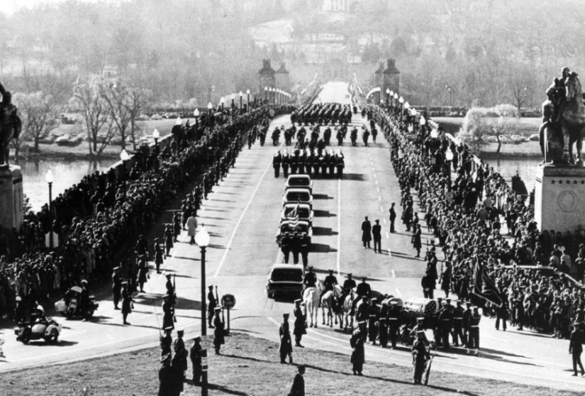 How the most expensive and magnificent funerals of famous people in history took place