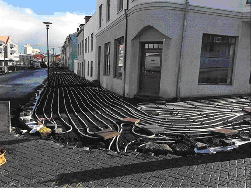 How the sidewalks are heated in Iceland