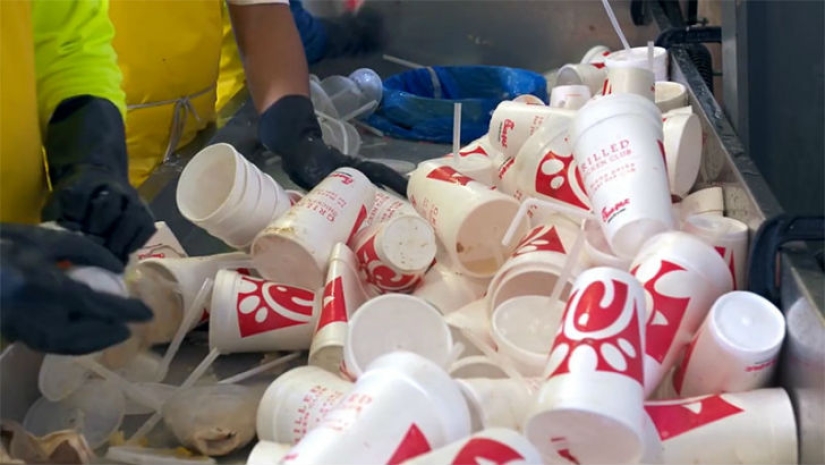 How used disposable tableware turns into park benches