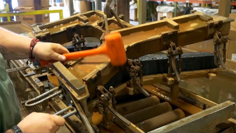 How used disposable tableware turns into park benches