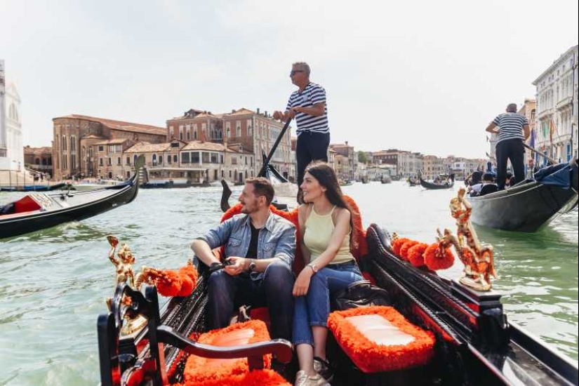 How Venetian Gondolas Are Made and How to Become a Gondolier