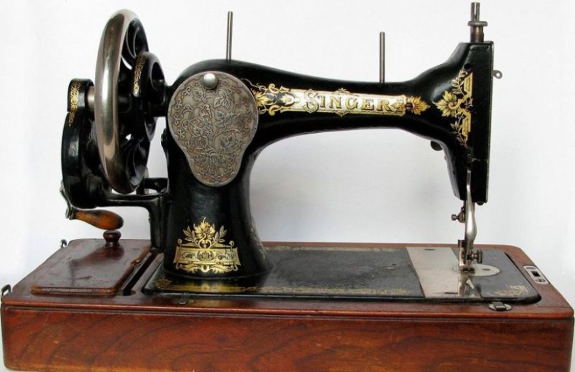 Hunting for sewing machines, or Why antique dealers need Grandma's "Singer"