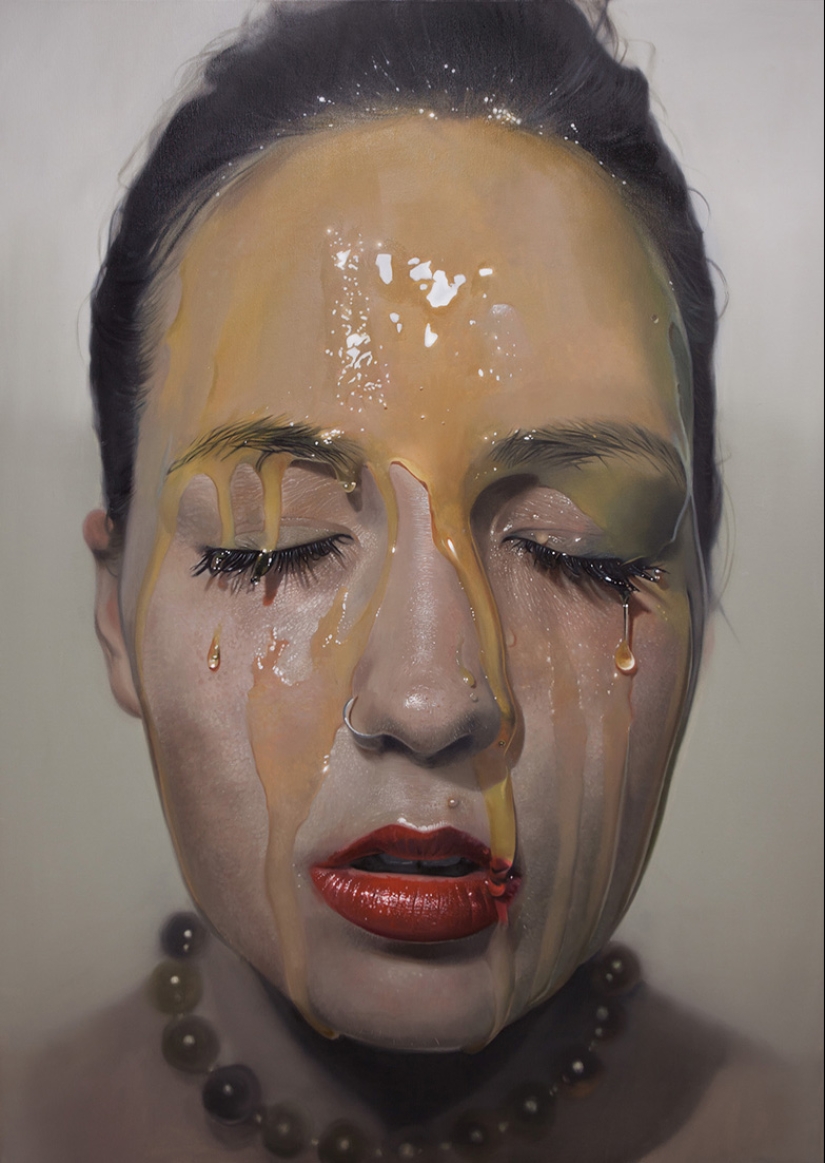 Hyperrealism in the paintings of Mike Dasras