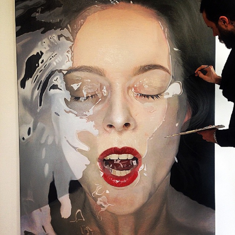 Hyperrealism in the paintings of Mike Dasras