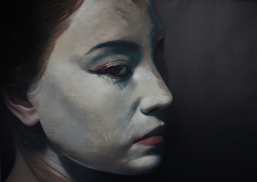 Hyperrealism in the paintings of Mike Dasras