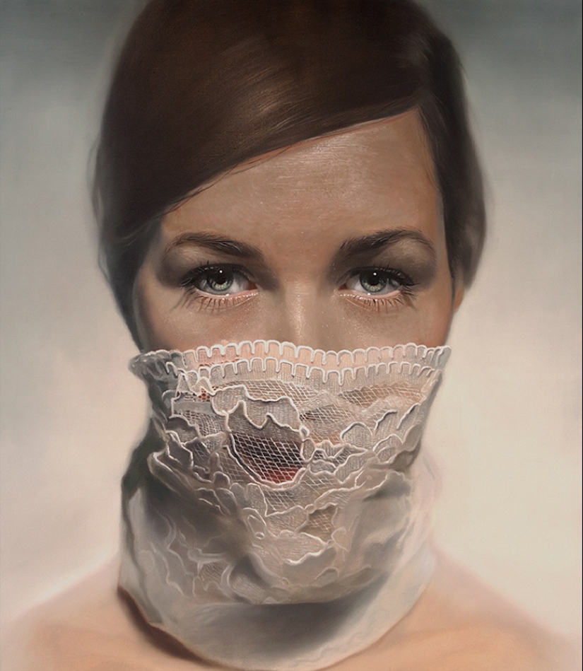 Hyperrealism in the paintings of Mike Dasras