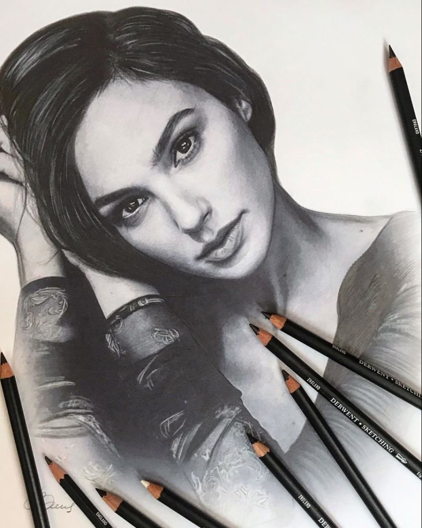 Hyperrealistic dibujos con lápices de colores de Lena Litvina