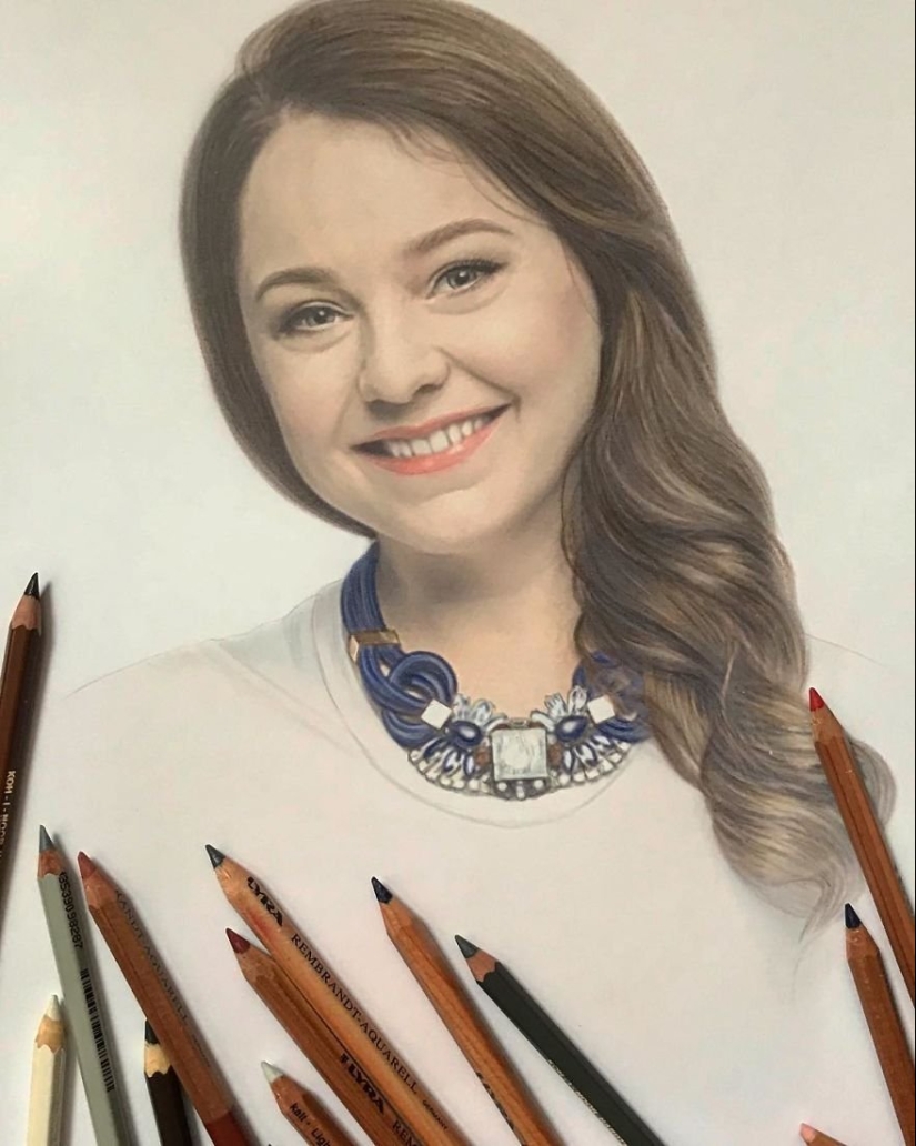 Hyperrealistic dibujos con lápices de colores de Lena Litvina