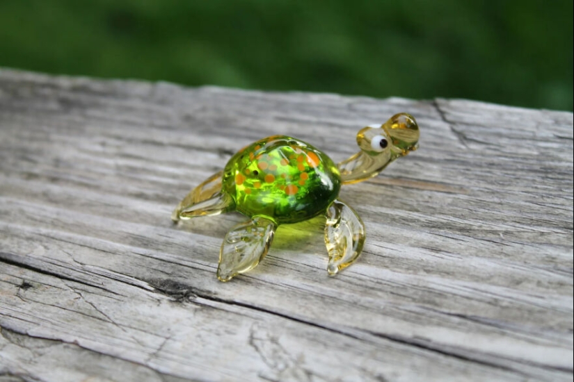 I Made Cute Glass Turtle Figurines In Different Colors