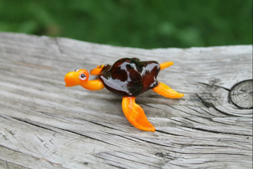 I Made Cute Glass Turtle Figurines In Different Colors