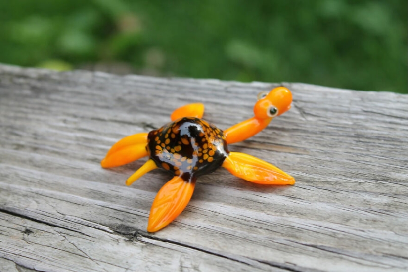 I Made Cute Glass Turtle Figurines In Different Colors