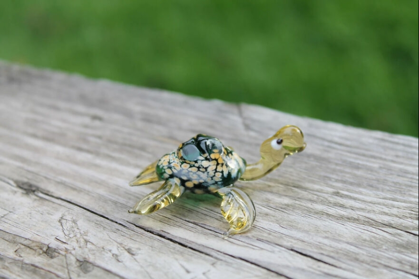 I Made Cute Glass Turtle Figurines In Different Colors