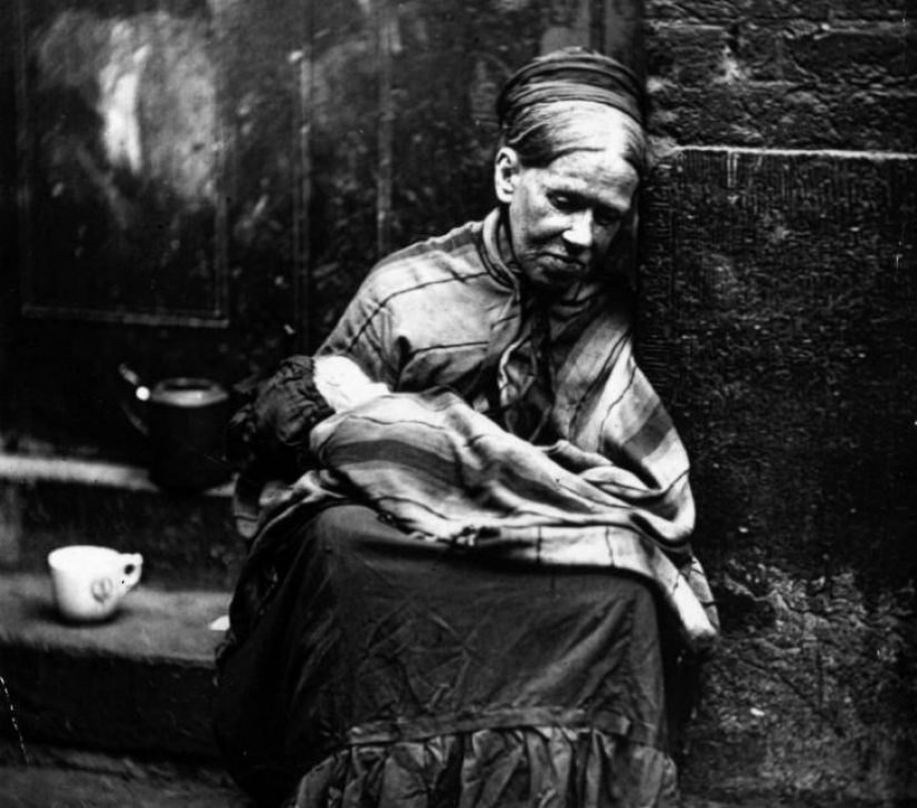 Impenetrable poverty on the streets of London in 1873-1877