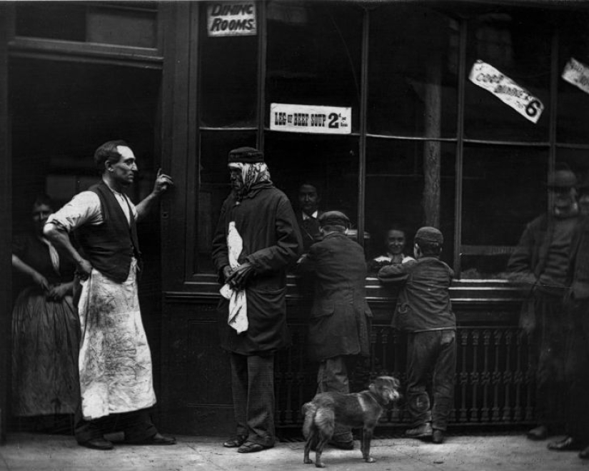 Impenetrable poverty on the streets of London in 1873-1877