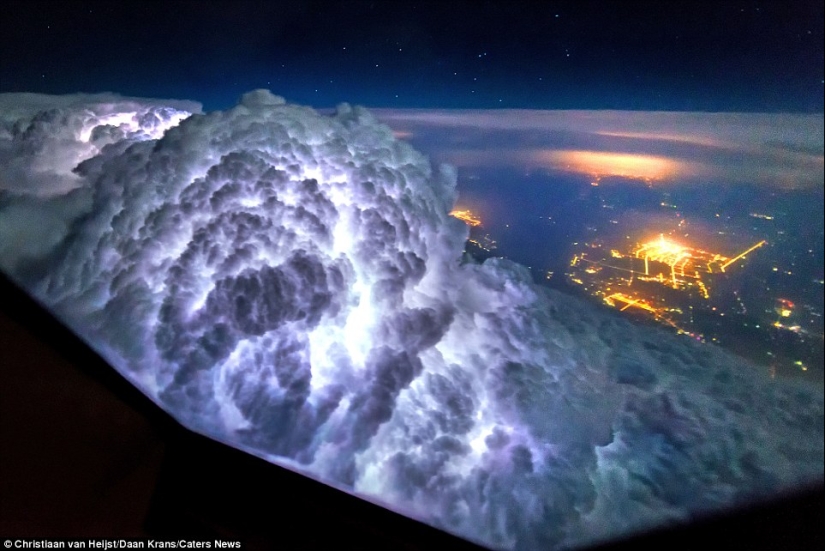 Impresionantes fotos tomadas desde la cabina de un avión