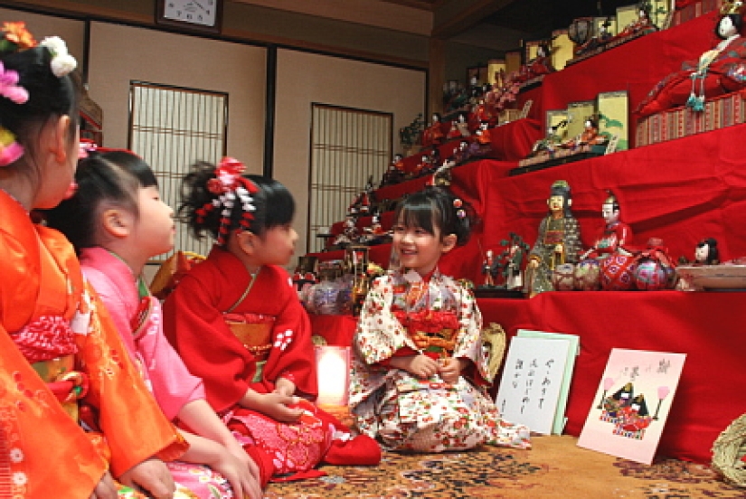 In Japan celebrate girls Hina Matsuri